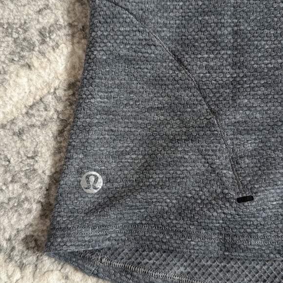 Lululemon gray textured tank top - Picture 7 of 9